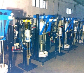 無溶劑復(fù)合用混膠機(jī)使用要注意什么？